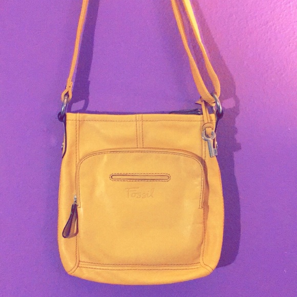 Fossil Handbags - ☀️✨Real leather yellow Fossil purse!✨👛☀️